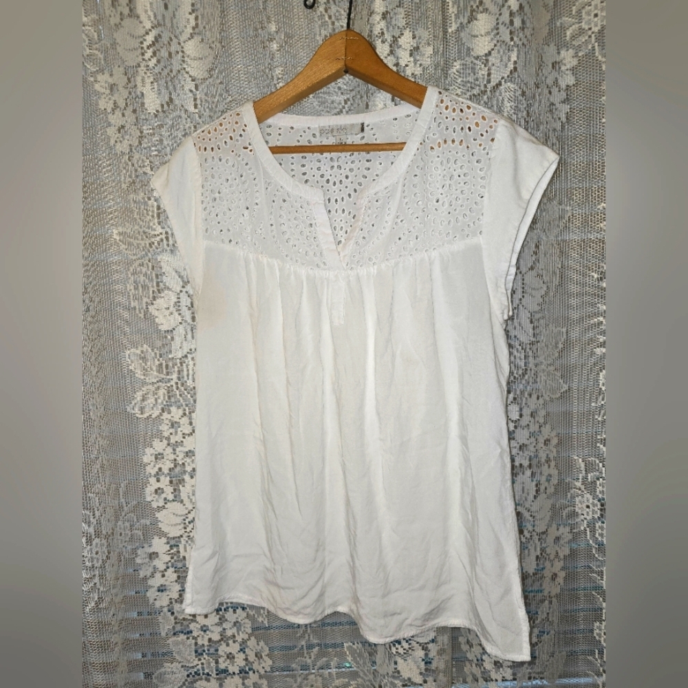 Pale Sky White Womens Summer Top, Medium